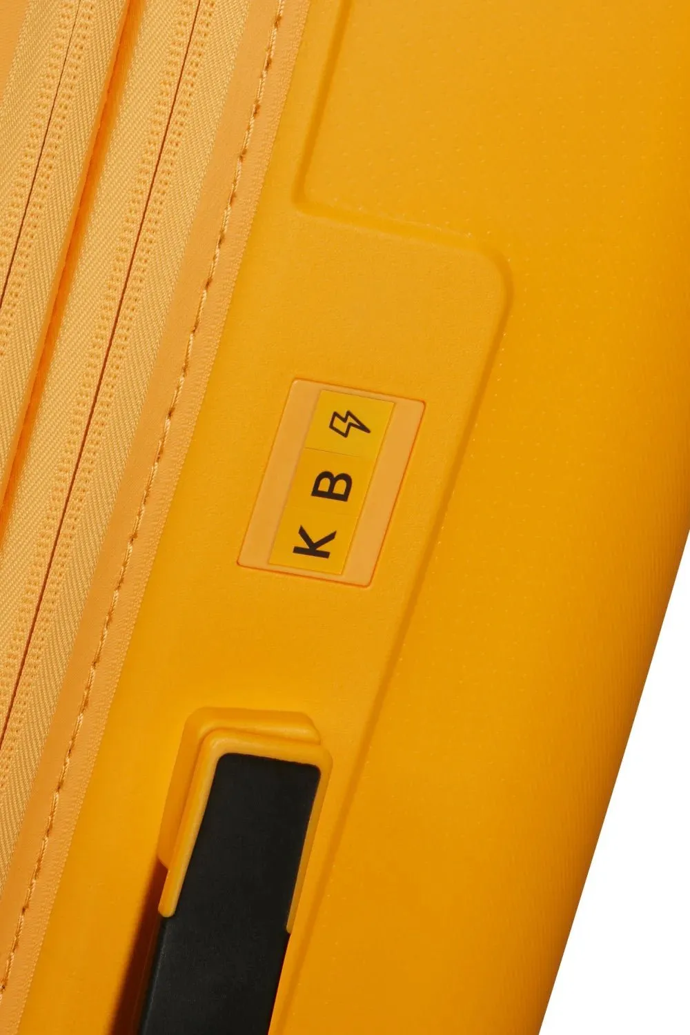 American Tourister Dashpop 67cm Medium Spinner - Expandable | Golden Yellow