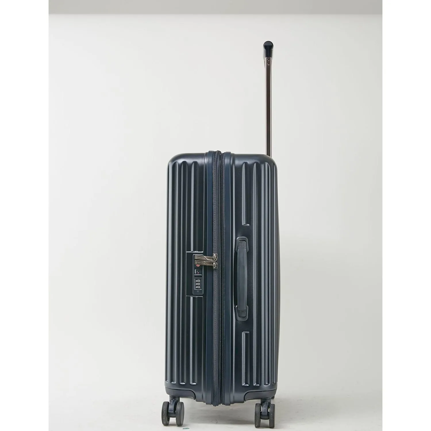 Conwood Pioneer Polycarbonate 24" Expandable Upright Luggage