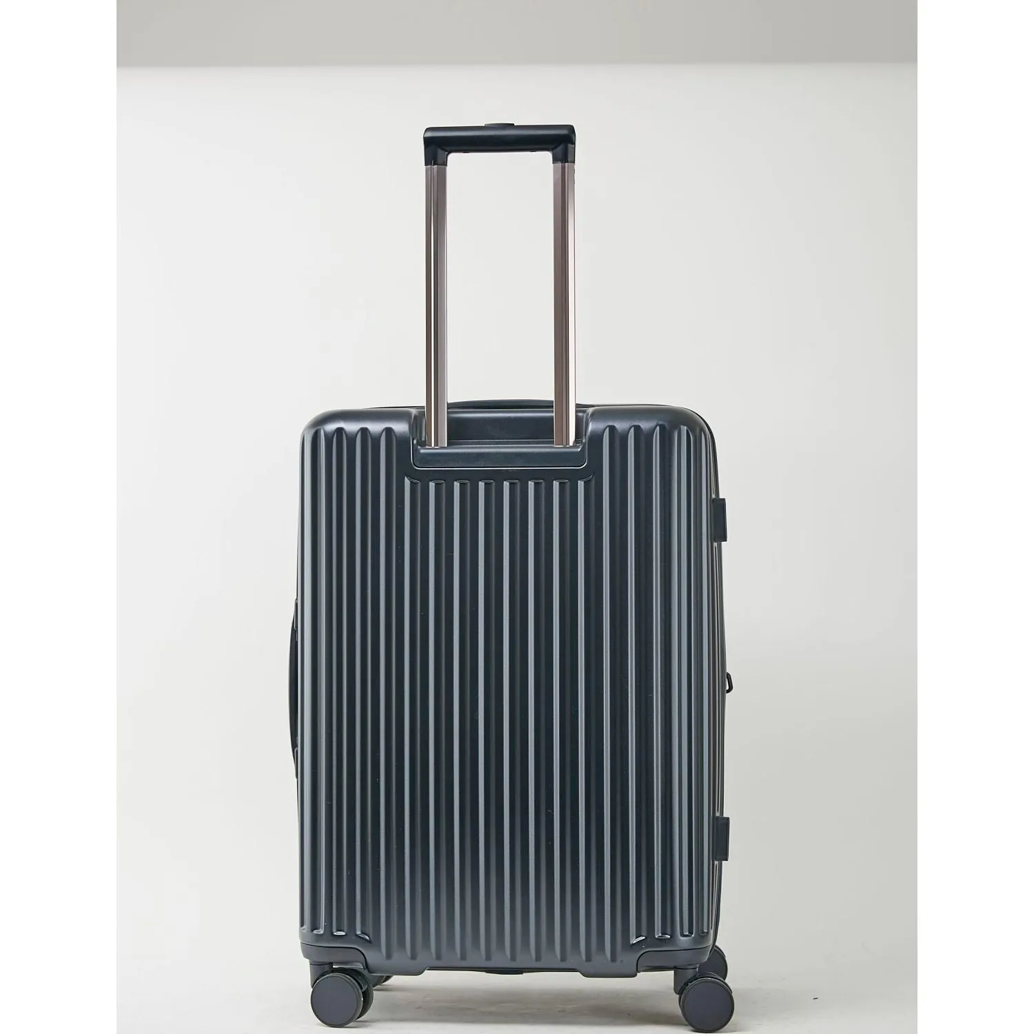 Conwood Pioneer Polycarbonate 24" Expandable Upright Luggage