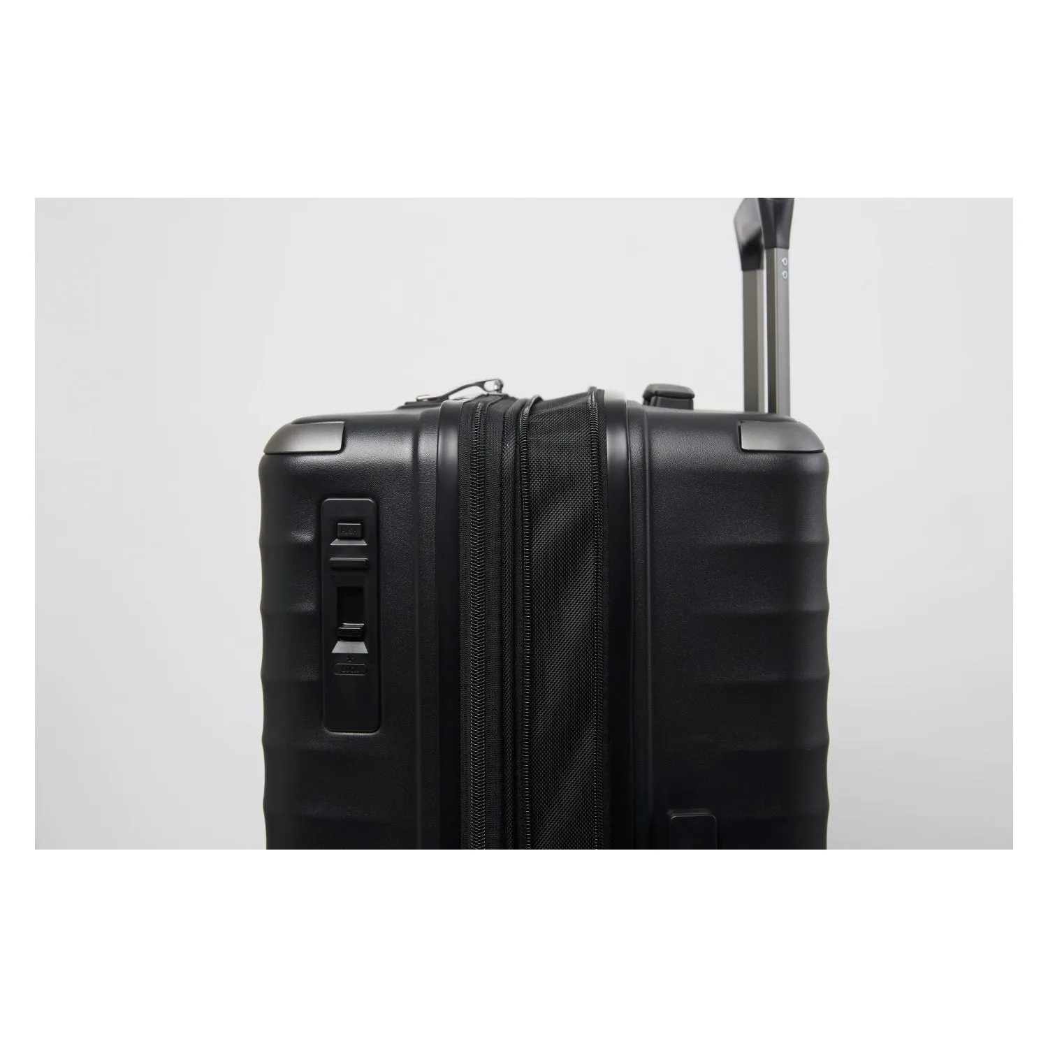 Echolac Elise SLX 24" Upright Medium Luggage Spinner