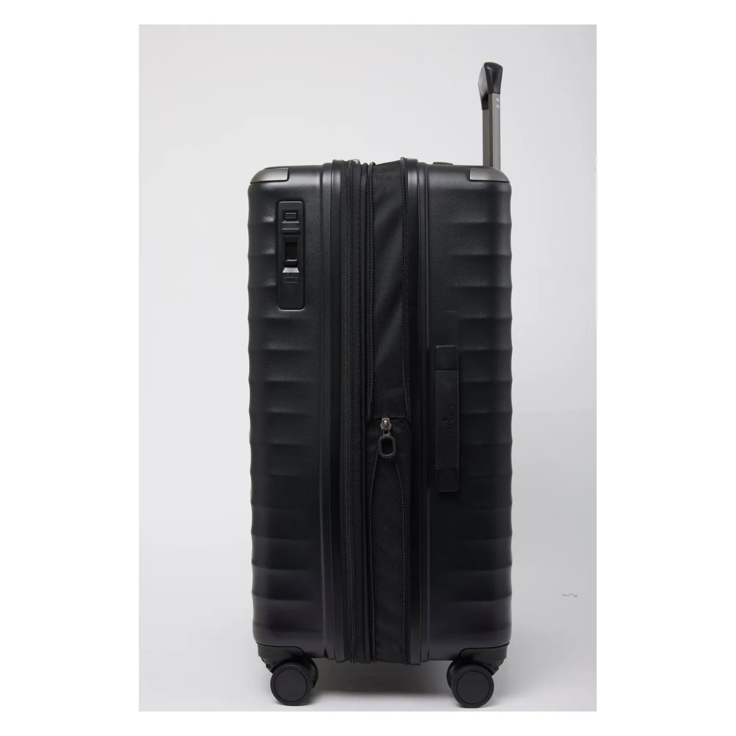 Echolac Elise SLX 24" Upright Medium Luggage Spinner