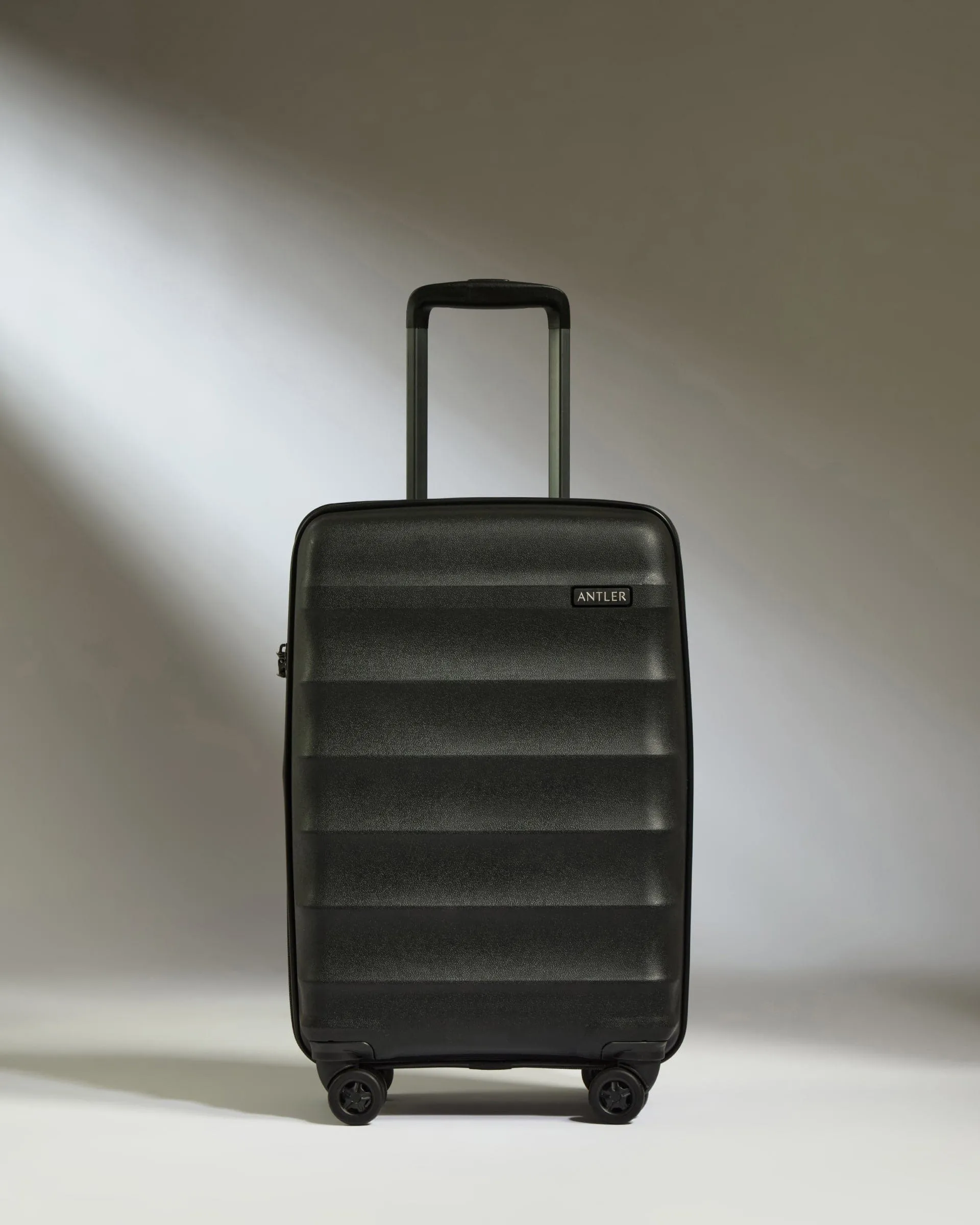 Expandable Cabin Suitcase in Black - Juno