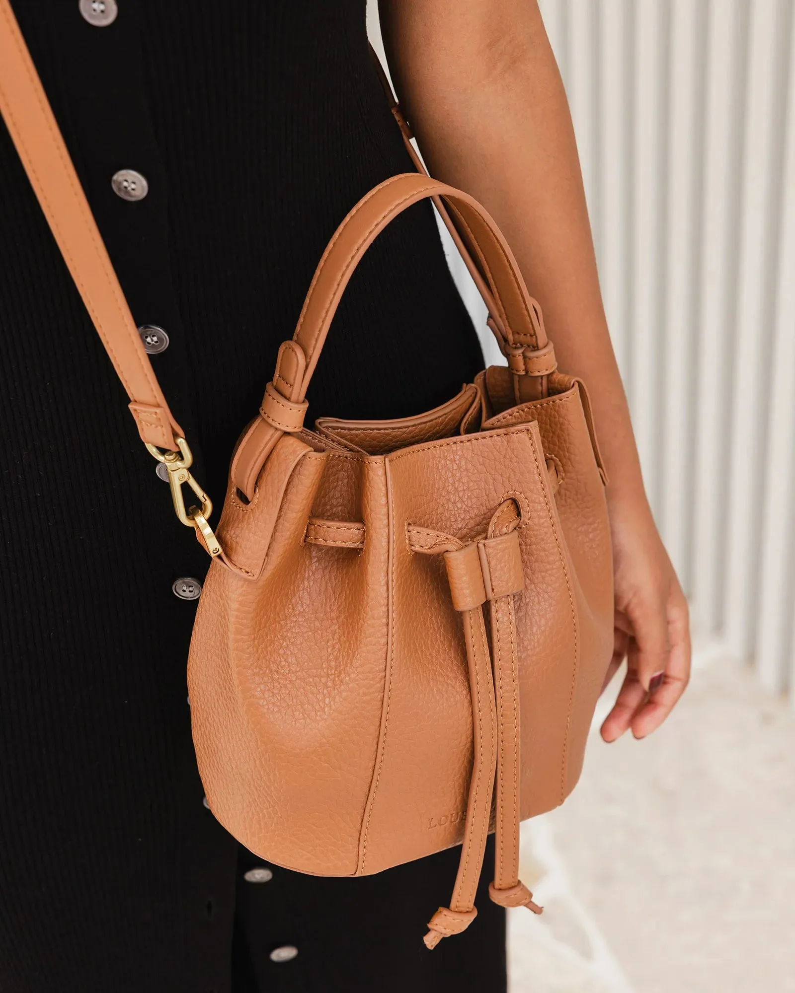 MONTIE BUCKET BAG